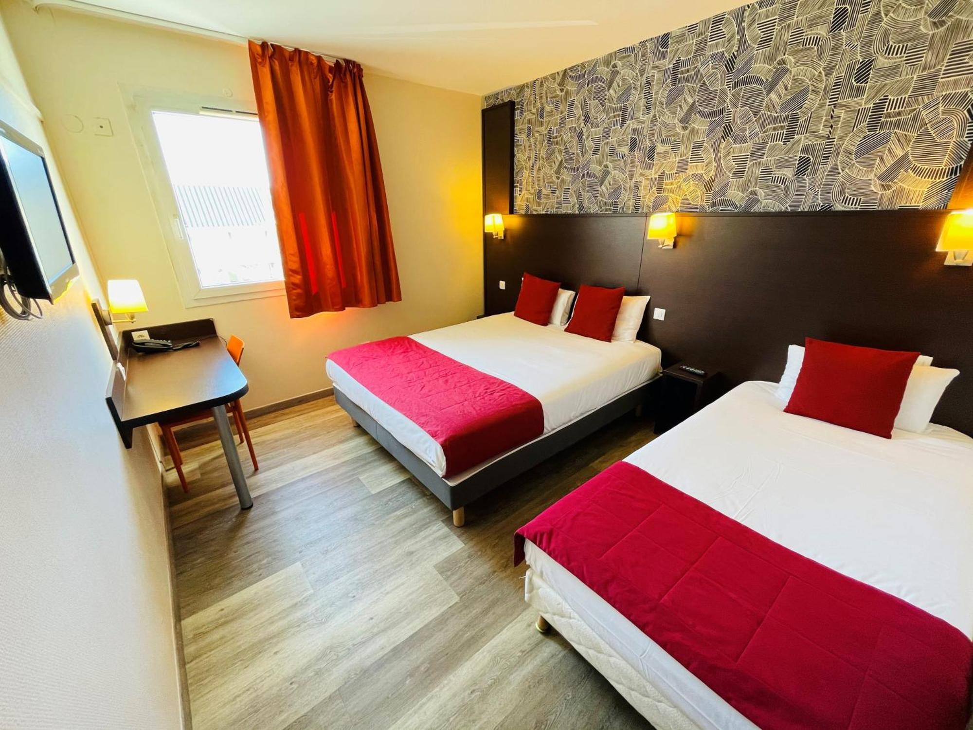 1 Double Bed 1 Single Bed