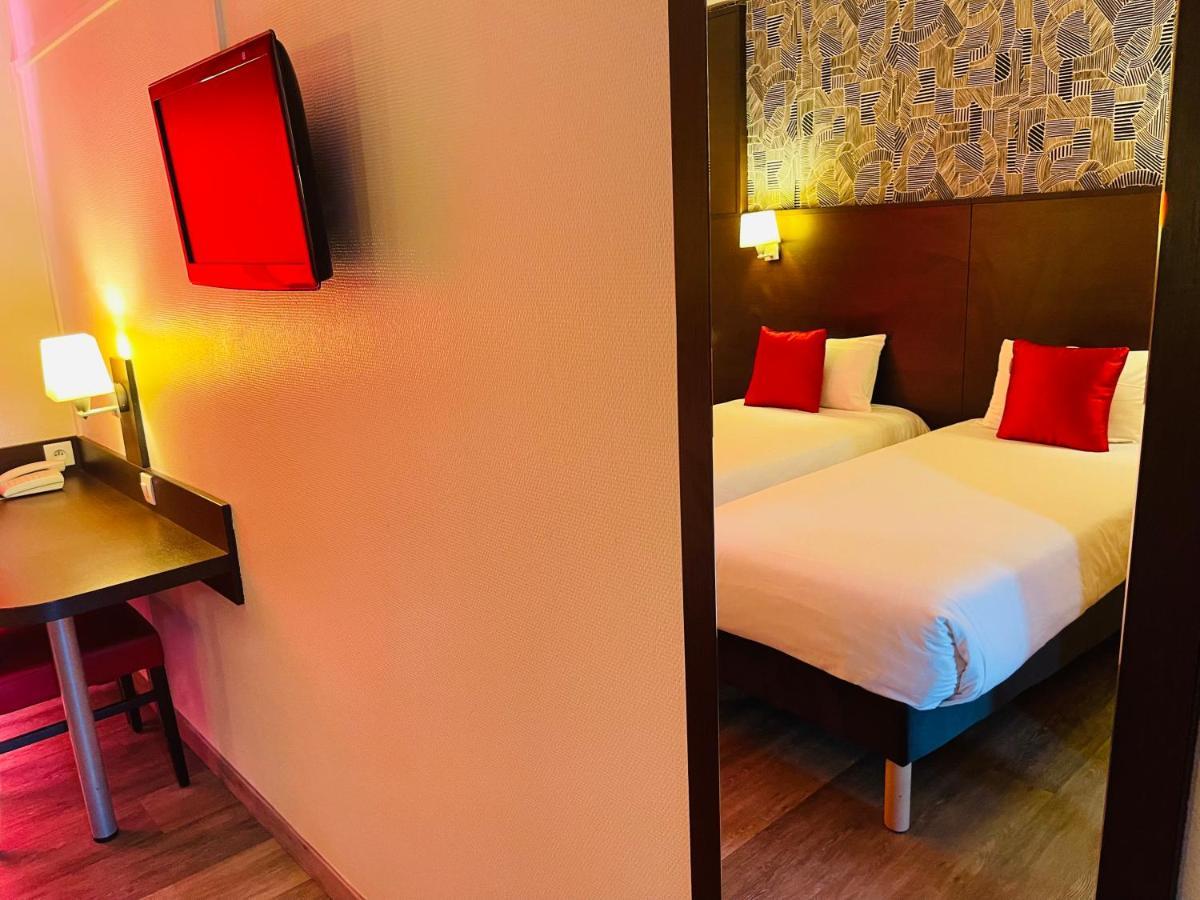 2 Single Beds